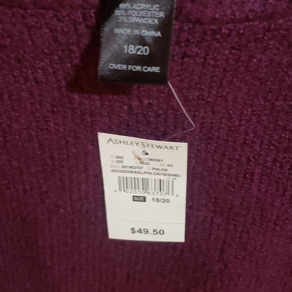 Sweater - Picture 2 of 4